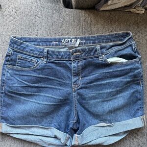 Apt. 9 Women's Medium Blue Rolled-Hem Denim Shorts